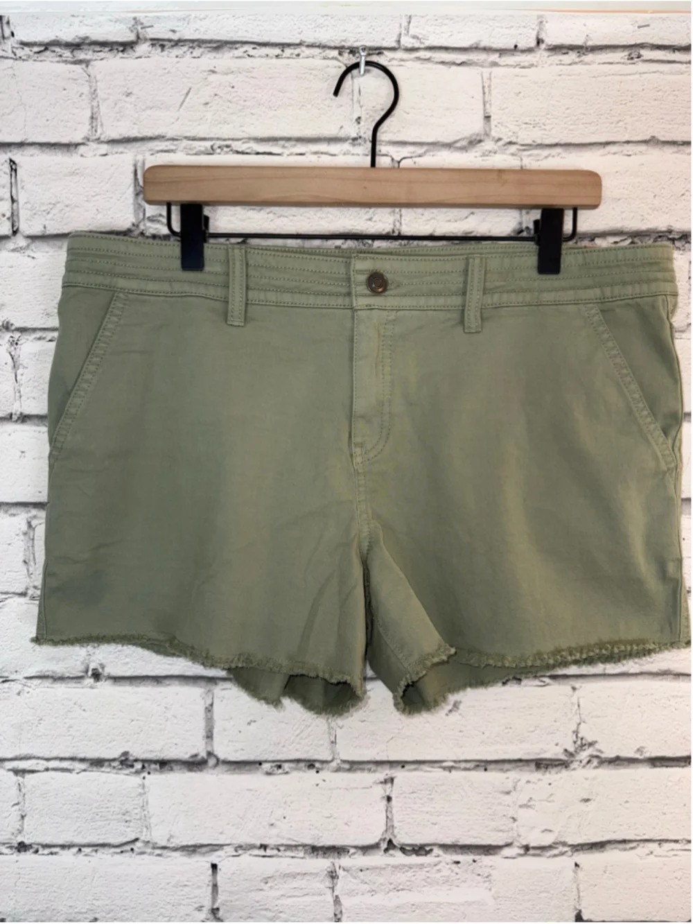 Women's Prana Green Shorts Sancho Shorts Raw Hem size 14 NEW 5’ in Inseam - Picture 3 of 12